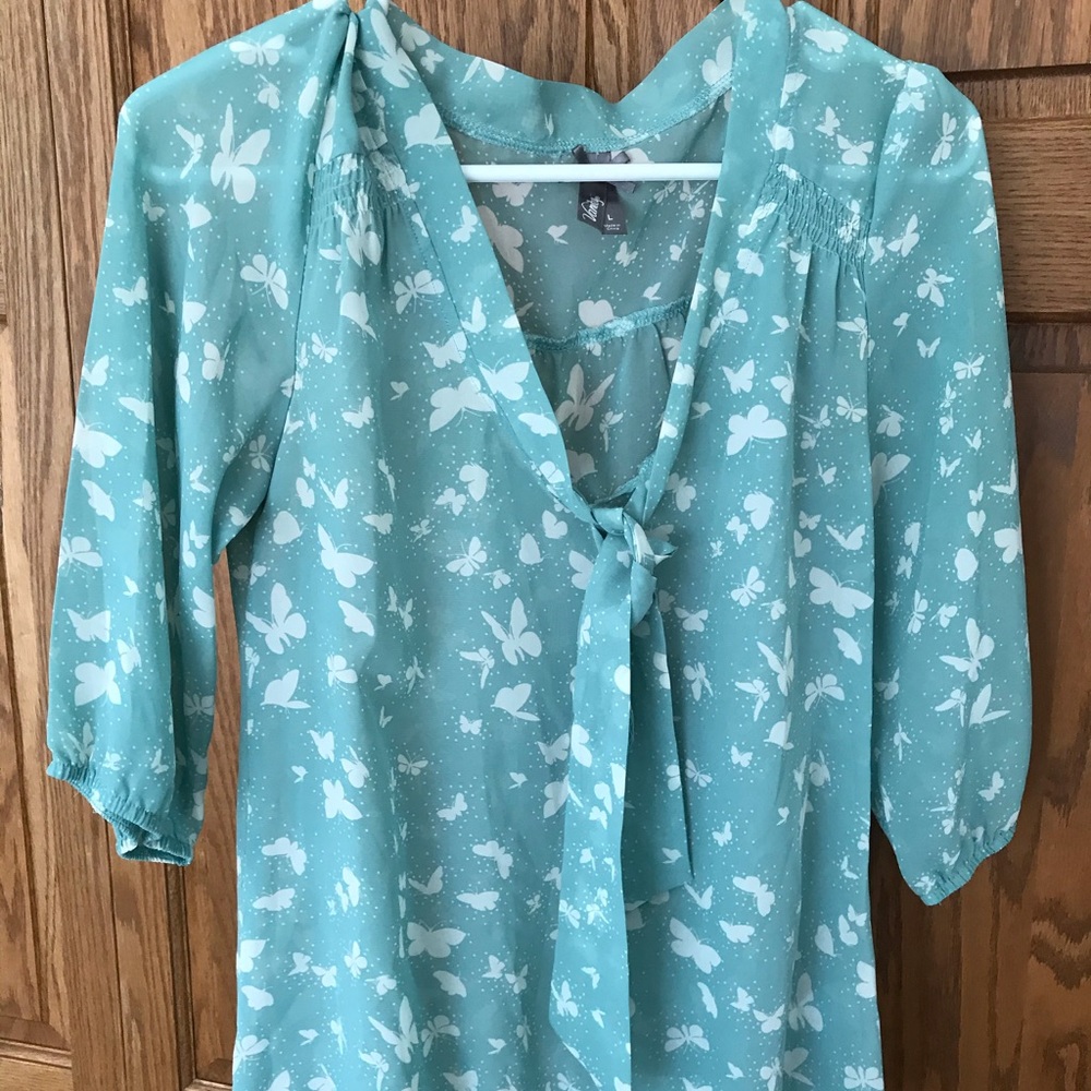Quarter sleeve butterfly blouse!